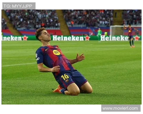 费尔明助力巴萨征战欧冠26强赛场展现新风采