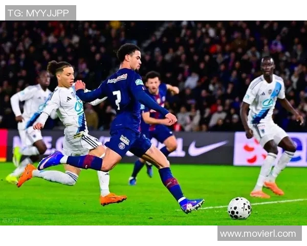 巴黎圣日耳曼主场大胜里尔轻松锁定胜局展现冠军实力